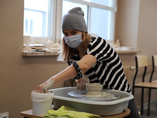 Warsztaty ceramiczne to atrakcja i dla dzieci, i dla dorosłych Warsztaty ceramiczne to atrakcja i dla dzieci, i dla dorosłych