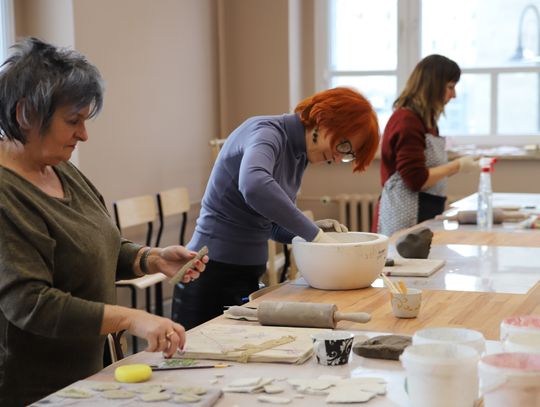 Warsztaty ceramiczne to atrakcja i dla dzieci, i dla dorosłych Warsztaty ceramiczne to atrakcja i dla dzieci, i dla dorosłych