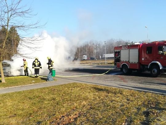 Pożar renault na autostradzie A4. Auto spłonęło na terenie MOP Proboszczowice. Pożar renault na autostradzie A4. Auto spłonęło na terenie MOP Proboszczowice.