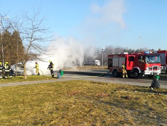 Pożar renault na autostradzie A4. Auto spłonęło na terenie MOP Proboszczowice. Pożar renault na autostradzie A4. Auto spłonęło na terenie MOP Proboszczowice.