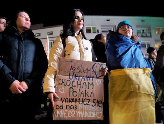Protest przeciw napaści Rosji na Ukrainę w Opolu. Uczestnicy mieli łzy w oczach Protest przeciw napaści Rosji na Ukrainę w Opolu. Uczestnicy mieli łzy w oczach