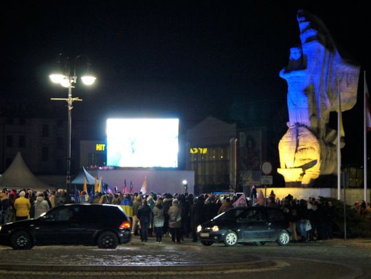 Protest przeciw napaści Rosji na Ukrainę w Opolu. Uczestnicy mieli łzy w oczach Protest przeciw napaści Rosji na Ukrainę w Opolu. Uczestnicy mieli łzy w oczach