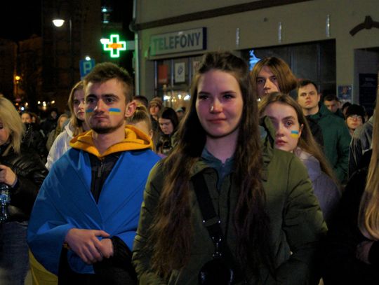 Protest przeciw napaści Rosji na Ukrainę w Opolu. Uczestnicy mieli łzy w oczach Protest przeciw napaści Rosji na Ukrainę w Opolu. Uczestnicy mieli łzy w oczach