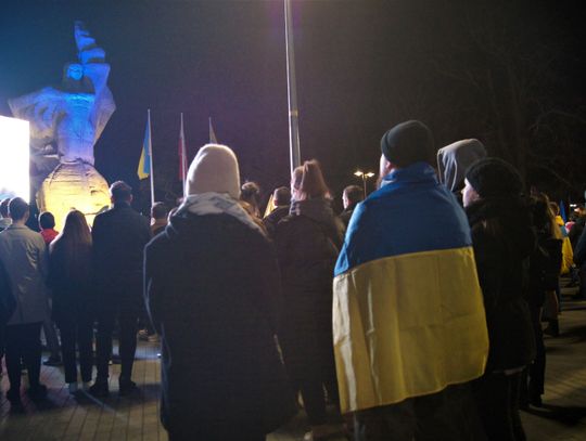 Protest przeciw napaści Rosji na Ukrainę w Opolu. Uczestnicy mieli łzy w oczach Protest przeciw napaści Rosji na Ukrainę w Opolu. Uczestnicy mieli łzy w oczach