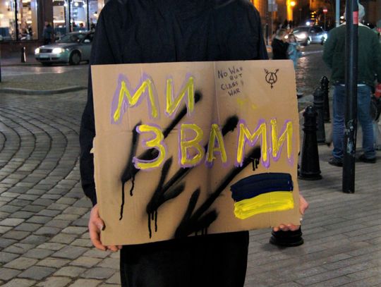 Protest przeciw napaści Rosji na Ukrainę w Opolu. Uczestnicy mieli łzy w oczach Protest przeciw napaści Rosji na Ukrainę w Opolu. Uczestnicy mieli łzy w oczach