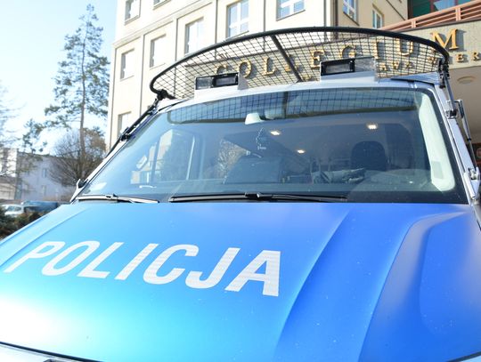 Opolscy policjanci pracują na granicy z Ukrainą i pomagają uchodźcom. Wożą też dary.