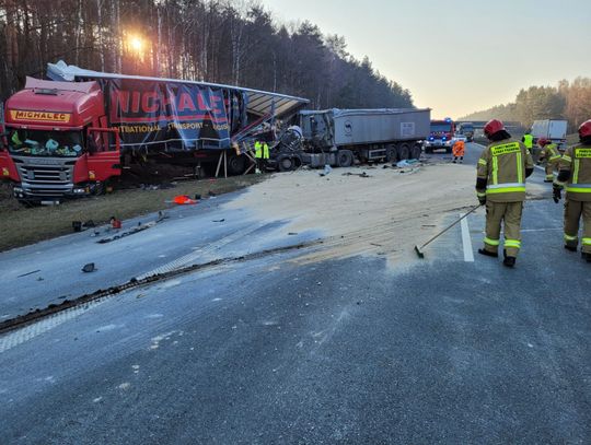 Wypadek na autostradzie A4. Zderzenie dwóch tirów