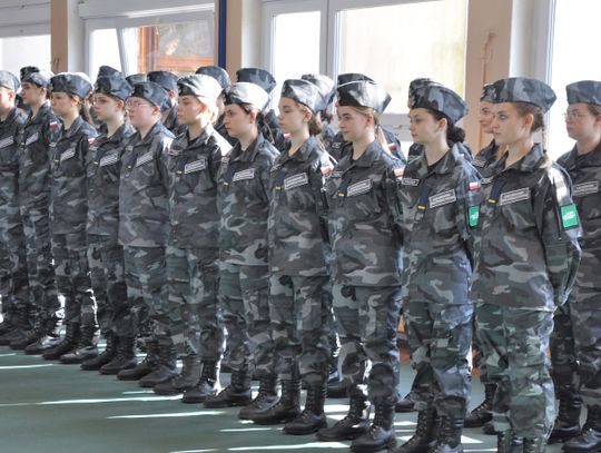 Ślubowanie klas mundurowych w CKZiU w Strzelcach Opolskich. Ślubowanie klas mundurowych w CKZiU w Strzelcach Opolskich.