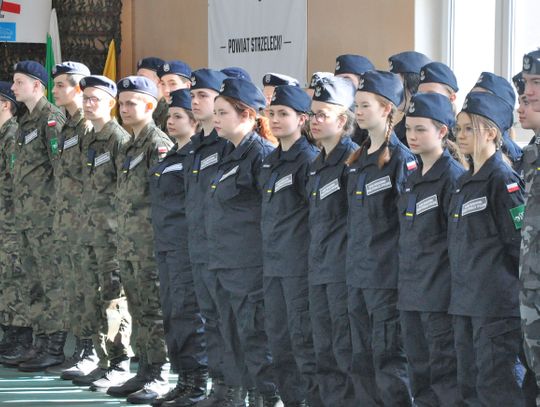 Strzelce Opolskie Coraz Więcej Dziewczyn W Klasach Mundurowych 2890