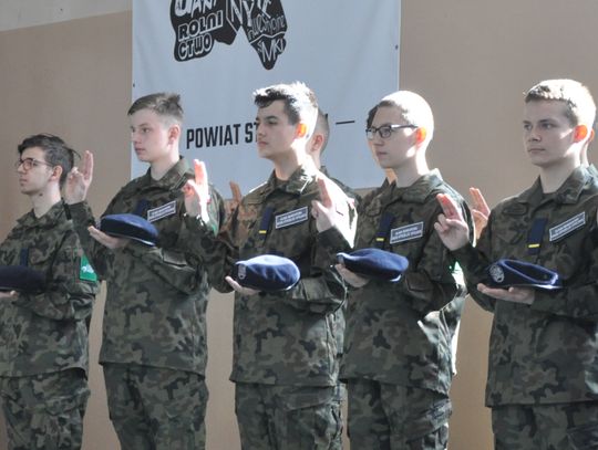 Ślubowanie klas mundurowych w CKZiU w Strzelcach Opolskich. Ślubowanie klas mundurowych w CKZiU w Strzelcach Opolskich.