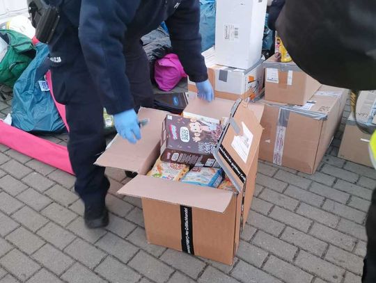 Kradli dary dla uchodźców z Ukrainy. Podawali się za wolontariuszy