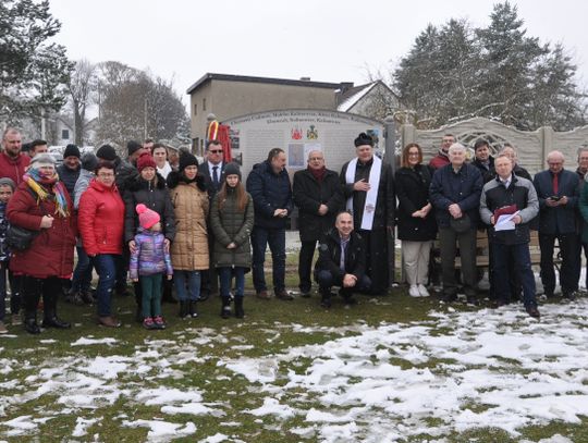 Kalinowice zyskały wyjątkową tablicę pamiątkową. Pokazuje historię wsi