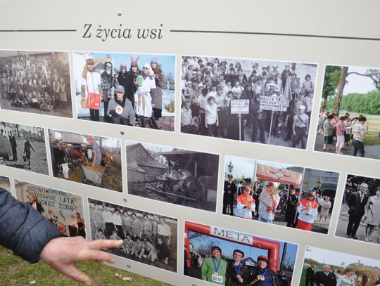 Kalinowice zyskały wyjątkową tablicę pamiątkową. Pokazuje historię wsi
