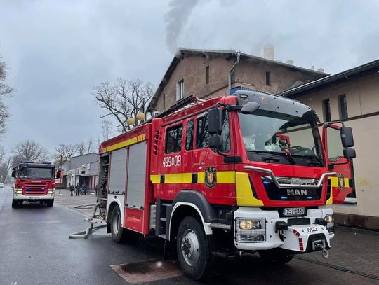Tragiczny pożar poddasza w Zawadzkiem. Jedna ofiara śmiertelna