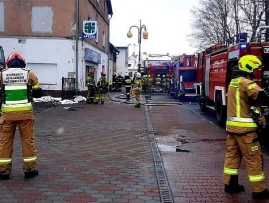 Tragiczny pożar poddasza w Zawadzkiem. Jedna ofiara śmiertelna