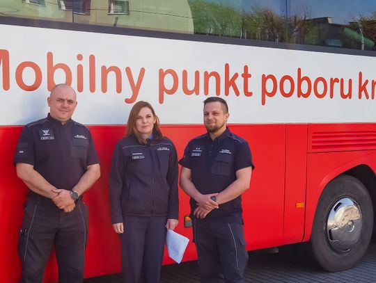 Mundurowi i mieszkańcy Strzelec Opolskich dzielili się najcenniejszym darem Mundurowi i mieszkańcy Strzelec Opolskich dzielili się najcenniejszym darem