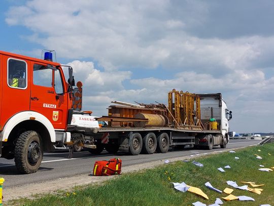 Wypadek na autostradzie A4. Zderzenie trzech tirów. Jedna osoba nie żyje