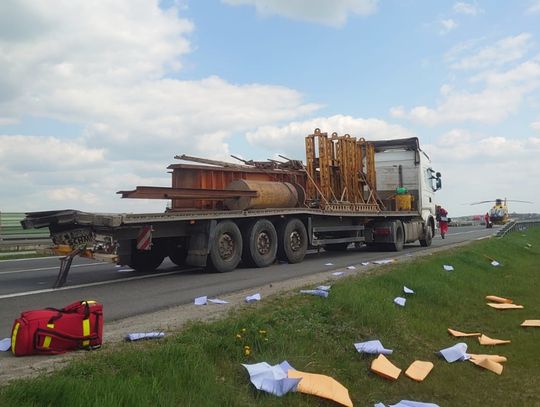 Wypadek na autostradzie A4. Zderzenie trzech tirów. Jedna osoba nie żyje