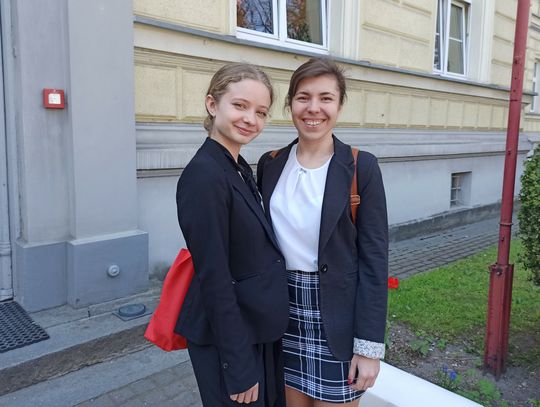 Natalia i Wanessa to absolwentki z LO w Strzelcach Opolskich