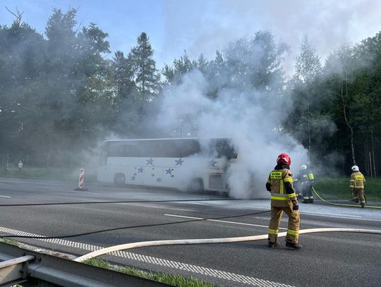 Pożar autobusu na autostradzie A4 na wysokości miejscowości Wysoka