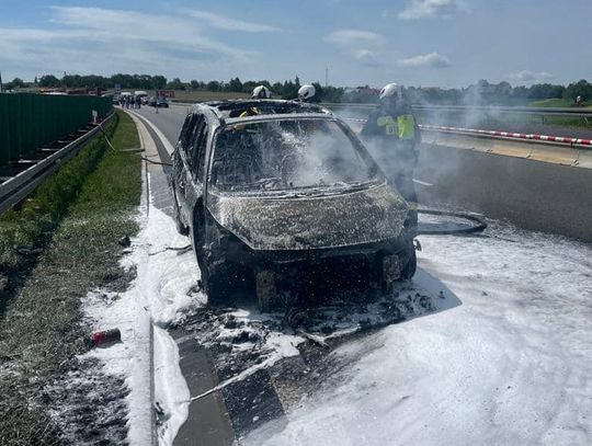 Pożar samochodu na autostradzie A4 na wysokości miejscowości Wysoka