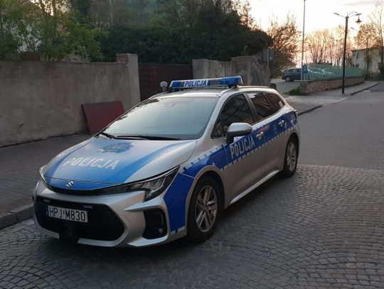 Ostrzelane samochody na parkingu w Strzelcach Opolskich Ostrzelane samochody na parkingu w Strzelcach Opolskich