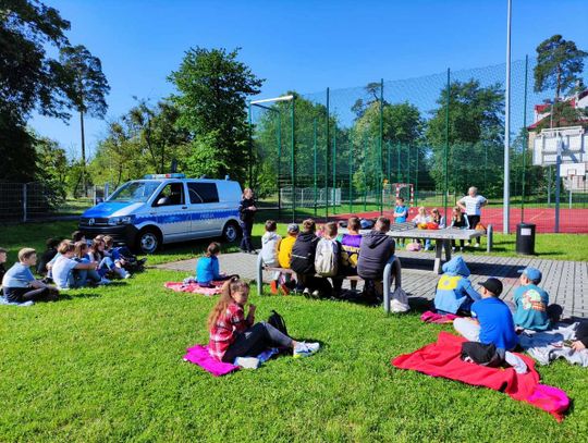 Policjanci ze Strzelec Opolskich w szkołach z okazji Dnia Dziecka 2022