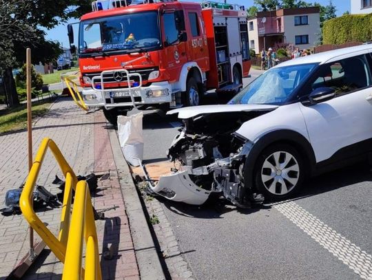 Wypadek w Suchej. Citroenem wjechała w bariery przy drodze krajowej nr 94