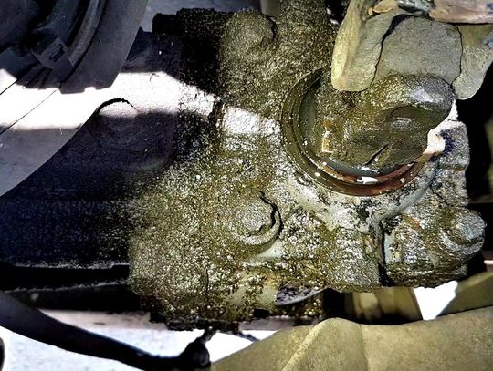 Niesprawny tir zatrzymany w Suchej Niesprawny tir zatrzymany w Suchej