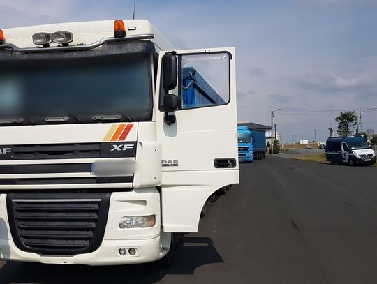 Niesprawny tir zatrzymany w Suchej Niesprawny tir zatrzymany w Suchej