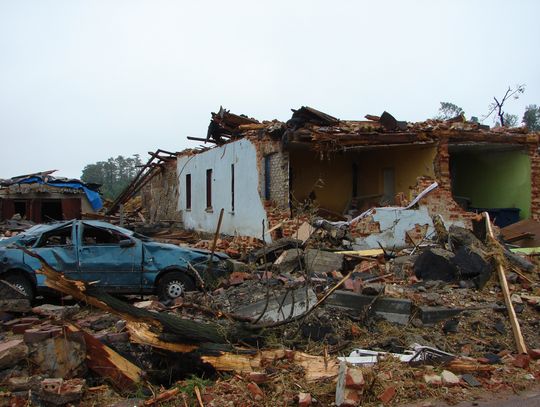 Tornado z 2008 r. - skutki przejścia trąby powietrzchnej w powiecie strzeleckim