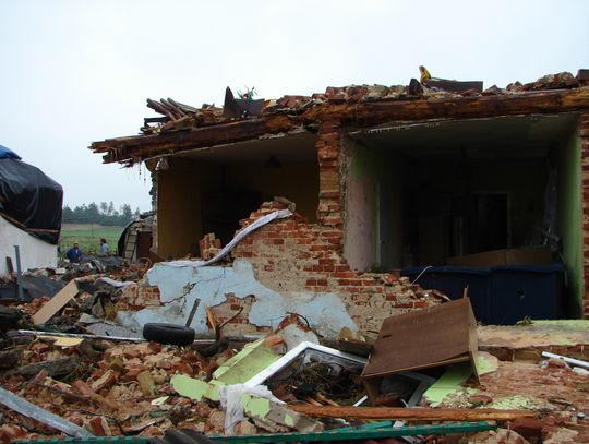Tornado z 2008 r. - skutki przejścia trąby powietrzchnej w powiecie strzeleckim