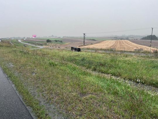 Wypadek na autostradzie A4. Citroen DS wypadł z jezdni