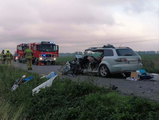 Wypadek na trasie Strzelce Opolskie - Dolna. Zderzenie mazdy z mercedesem