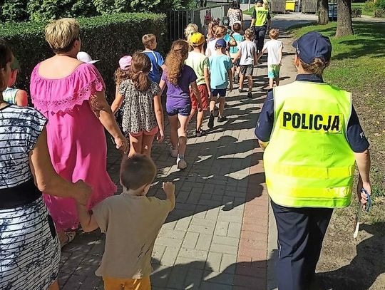 Policjanci w przedszkolu w Strzelcach Opolskich Policjanci w przedszkolu w Strzelcach Opolskich