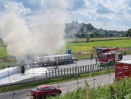 Pożar ciężarówki na autostradzie A4 pod Górą św. Anny