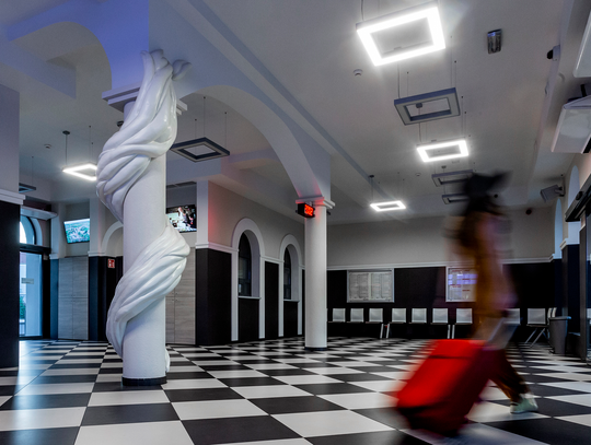 Wnętrze Centrum Przesiadkowego w Gogolinie